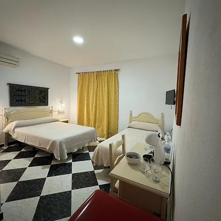 Del Faro Πανσιόν *