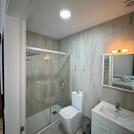 Del Faro בית הארחה קוניל דה לה פרונטרה