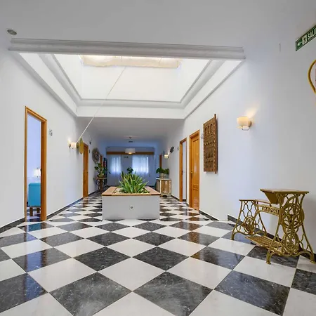 Del Faro קוניל דה לה פרונטרה