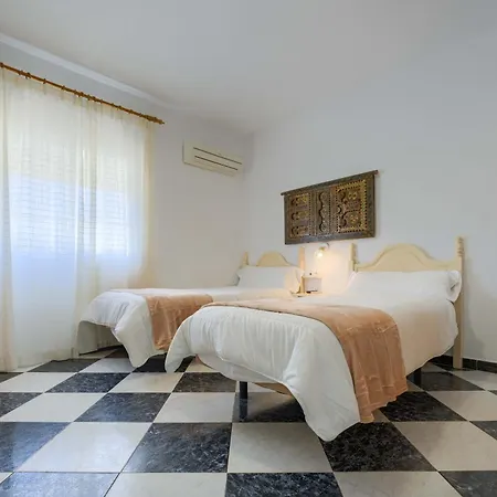 Del Faro קוניל דה לה פרונטרה